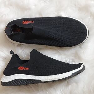 Red by Marc Ecko soft sole Pull-on sneakers